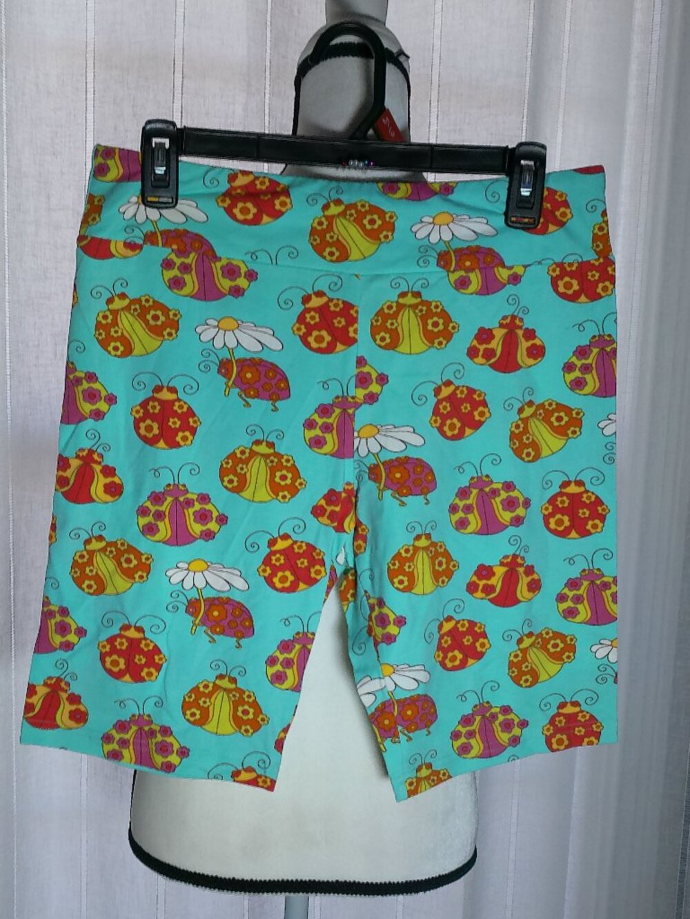MODCLOTH NWT Elastic Waist Turquoise w/Red Green, & Yellow Lady Bug Shorts L